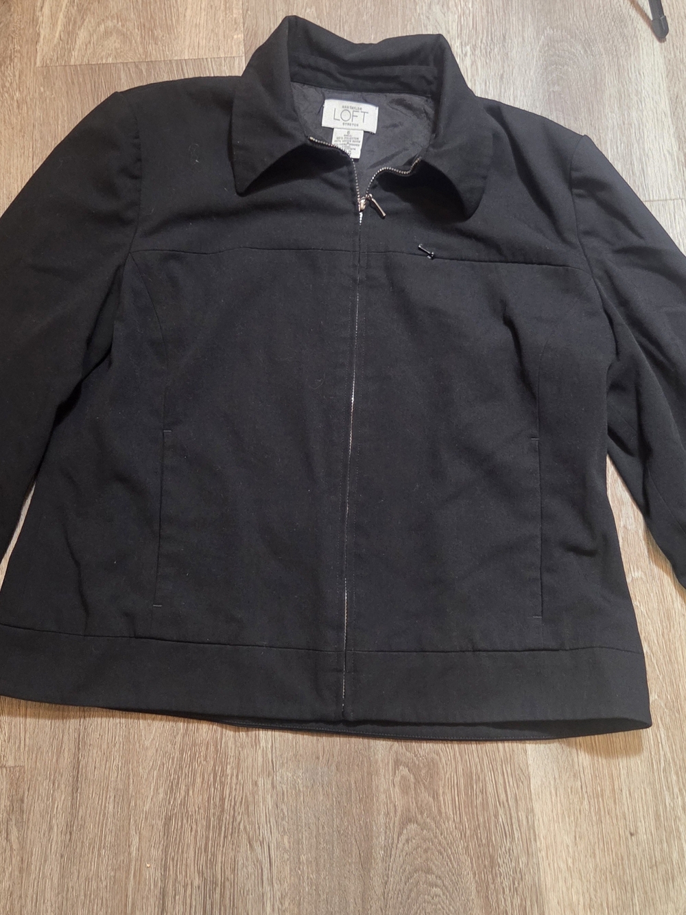 Vintage Ann Taylor LOFT Stretch Black Zip Front Jacket Women’s Size 6 Y2K

Descr